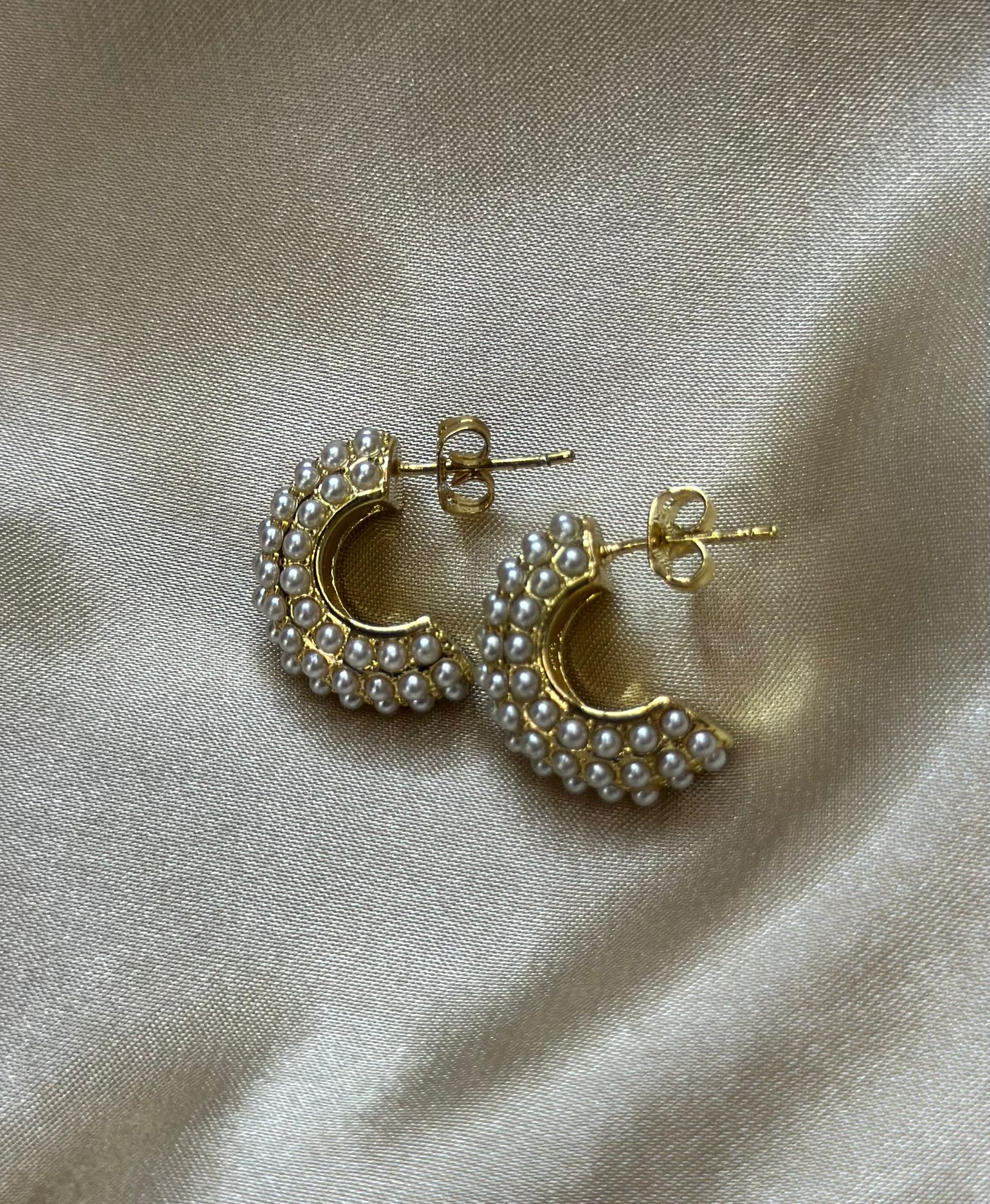 Chubby Pearl Hoop Earring