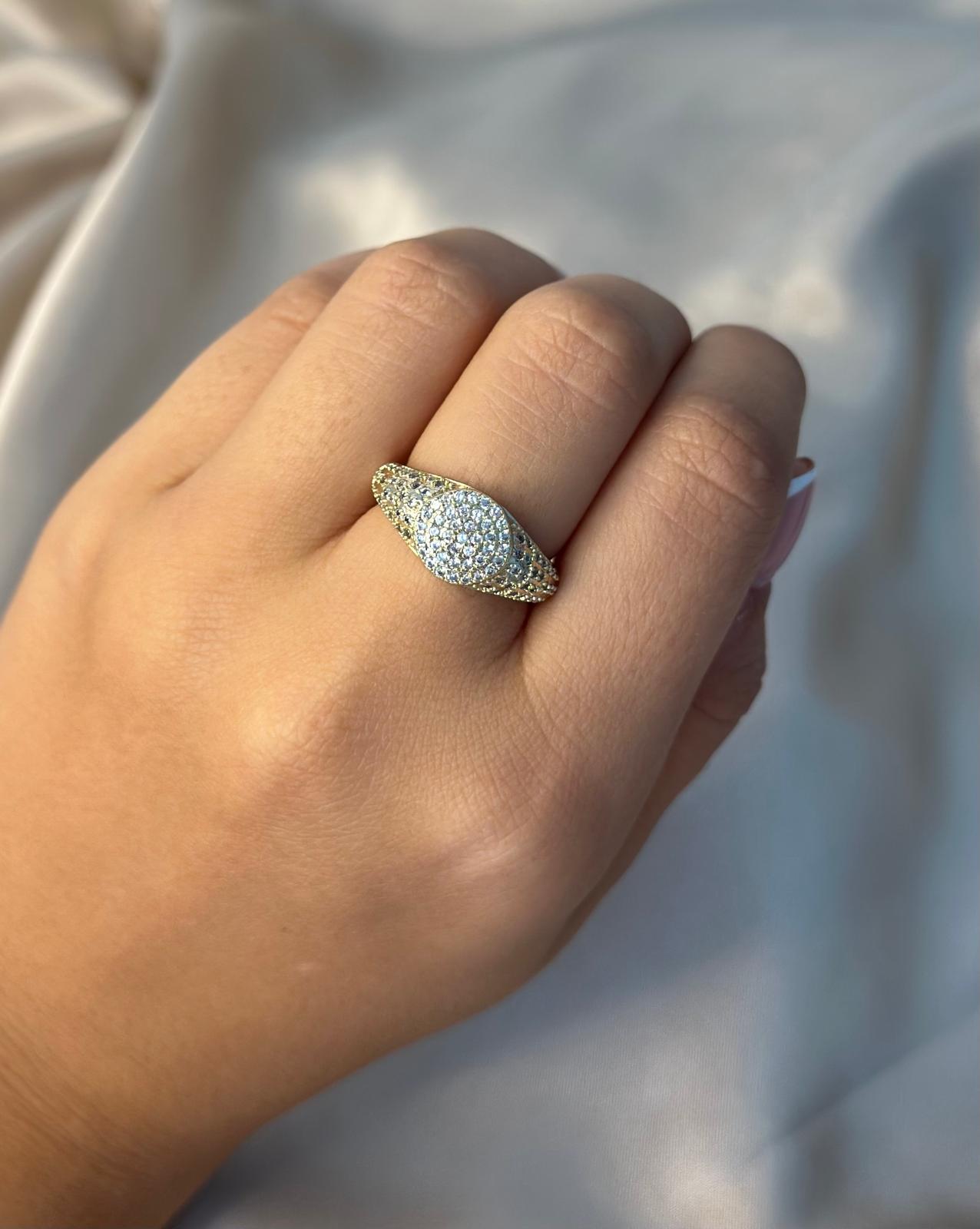 Sparkling Crown Ring