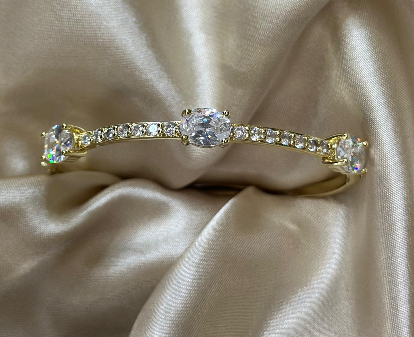 Regalia Diamond Bangle