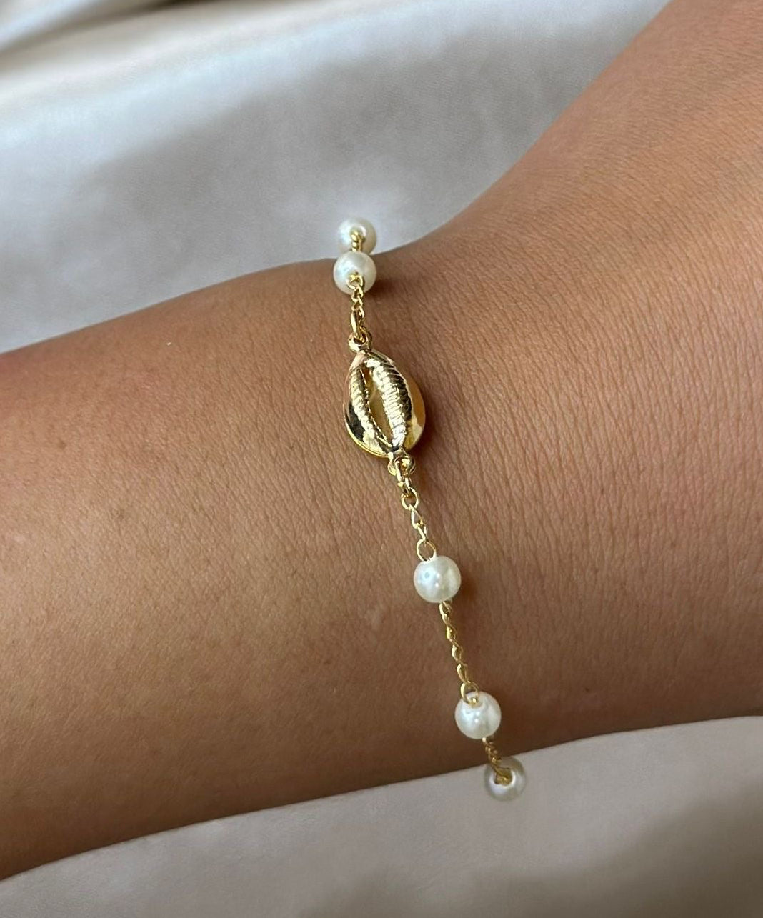Sea Shell Pearl Bracelet