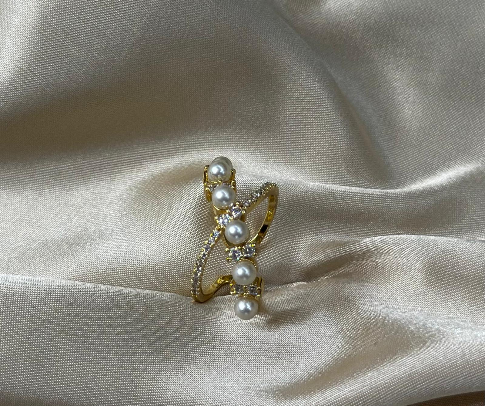 Criss Cross Pearl Ring