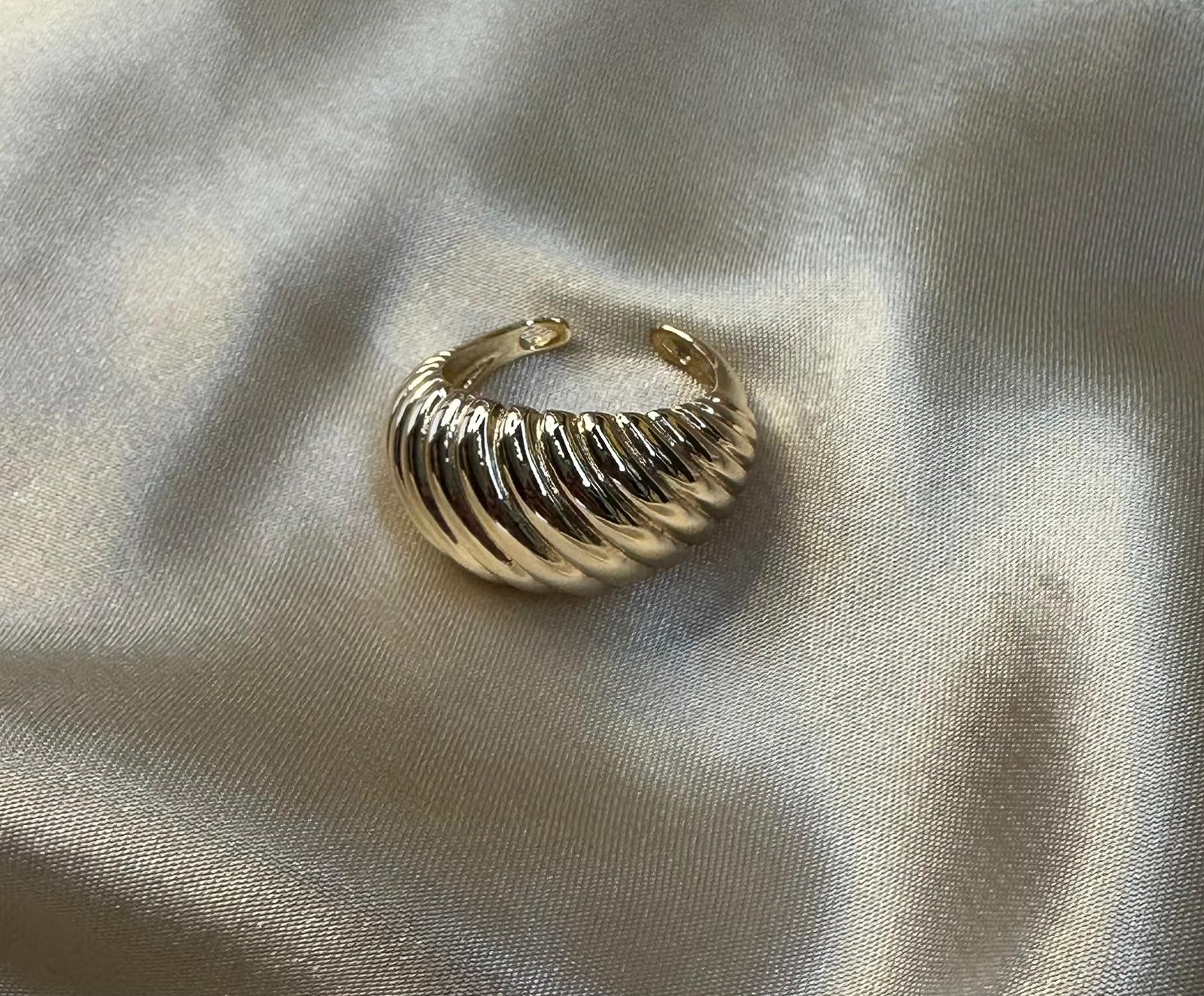 Chunky Croissant Ring