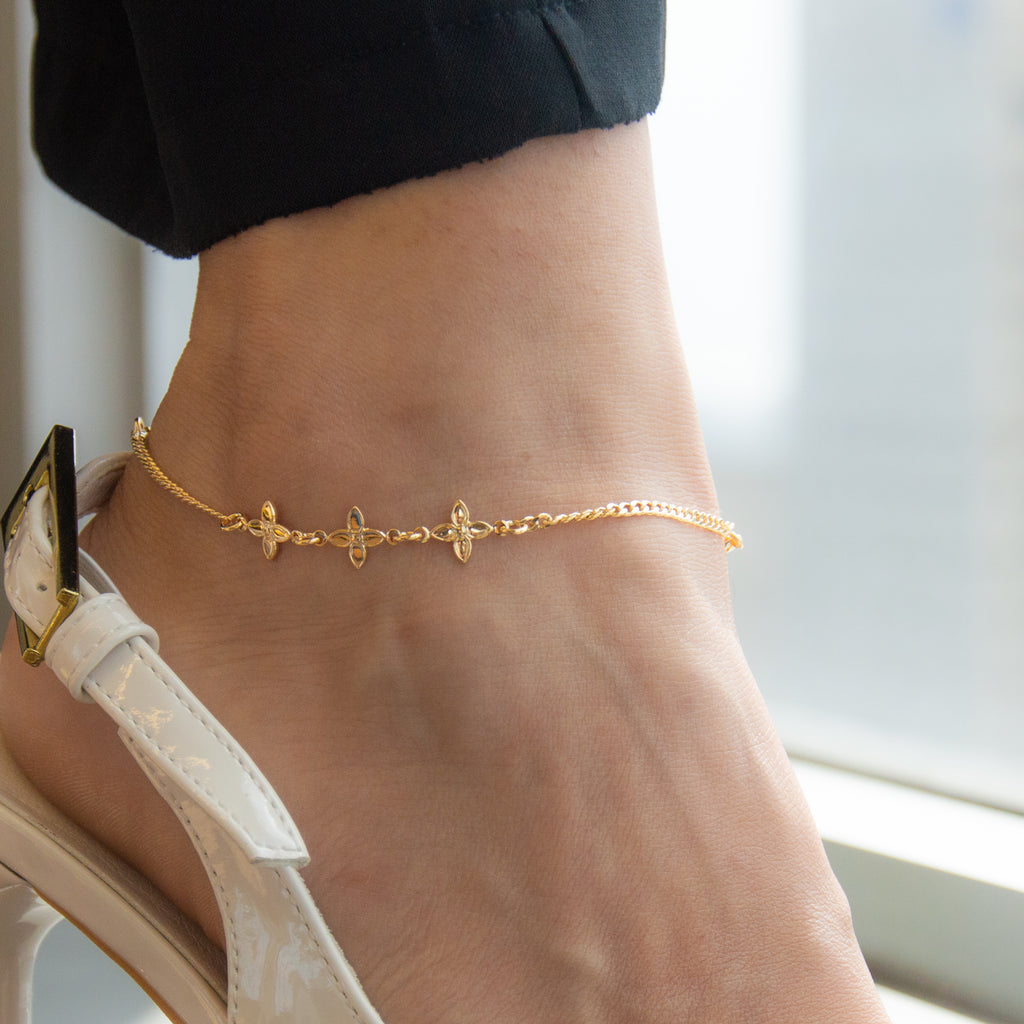 Elegant Clover Anklet