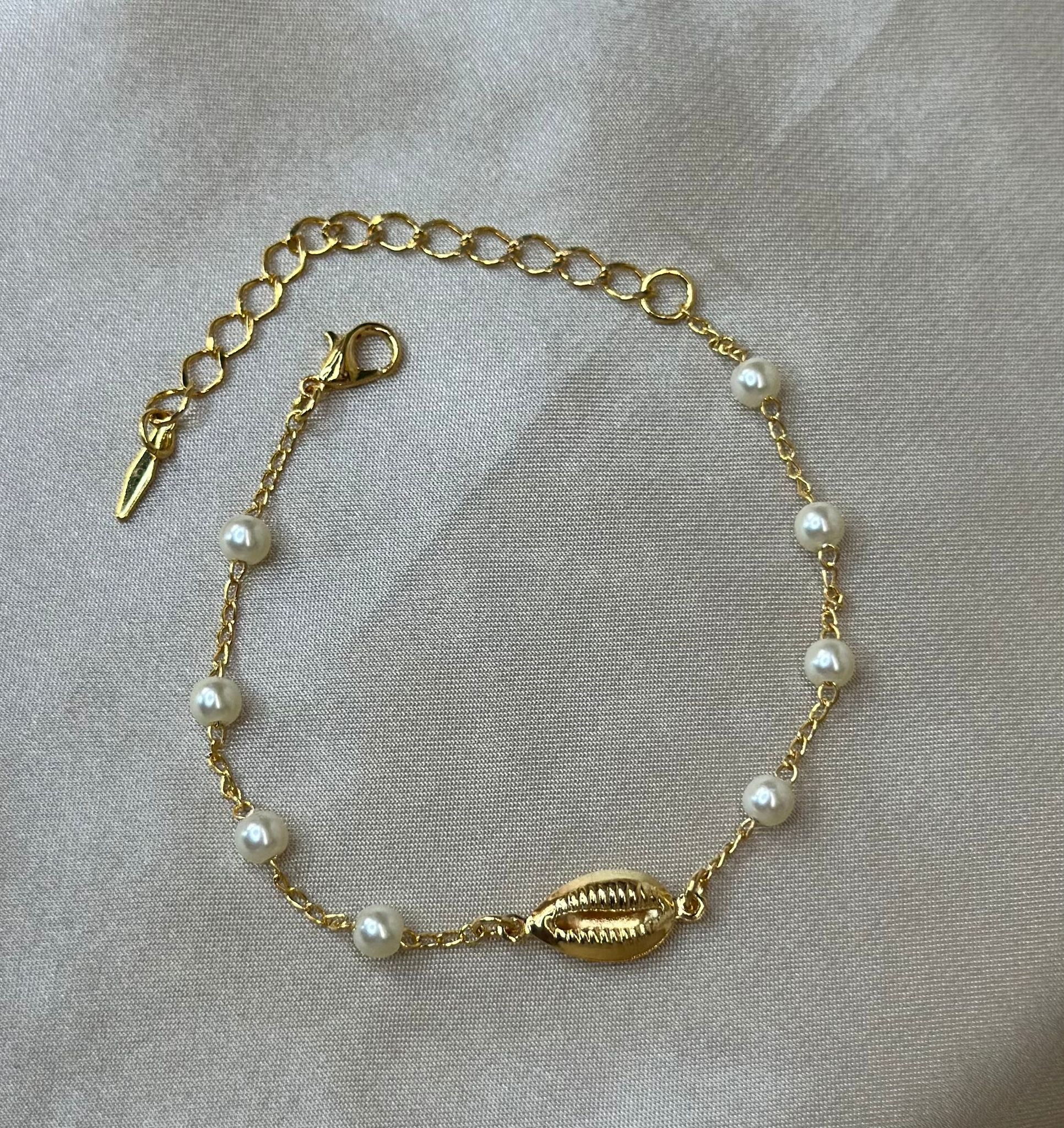 Sea Shell Pearl Bracelet