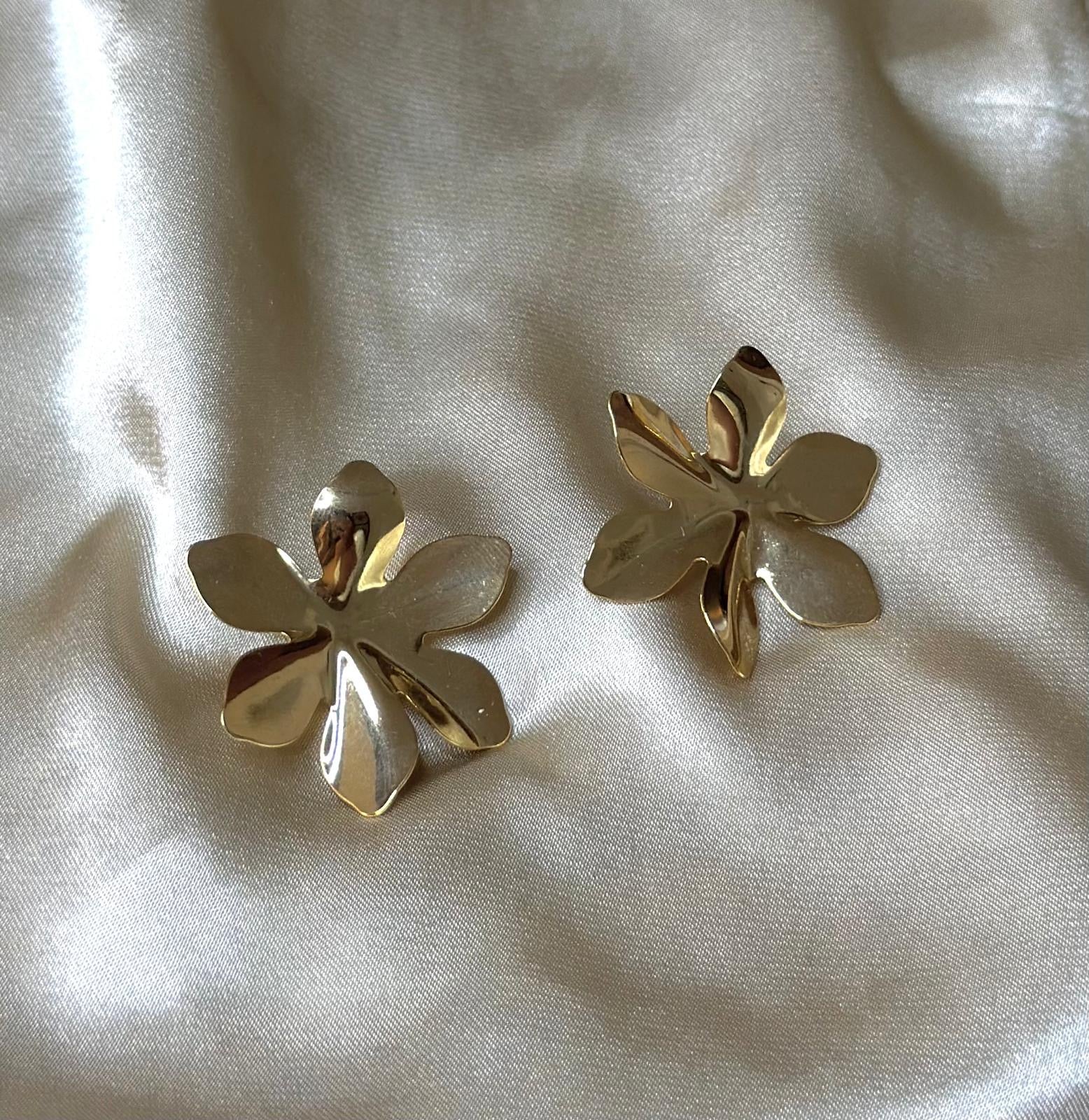 Julia Flower Post Earring