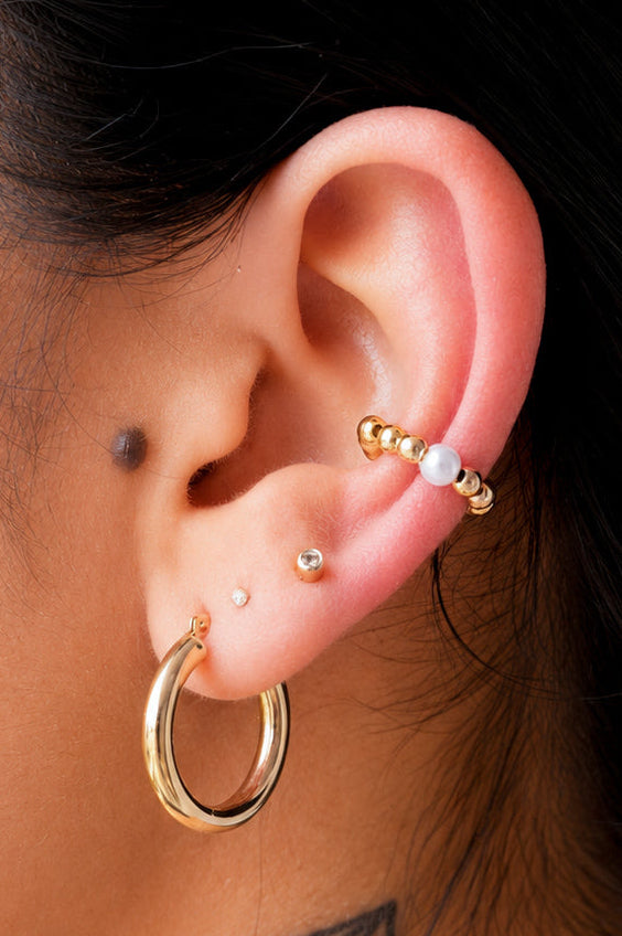 Gold Bead x Pearl Ear Cuff