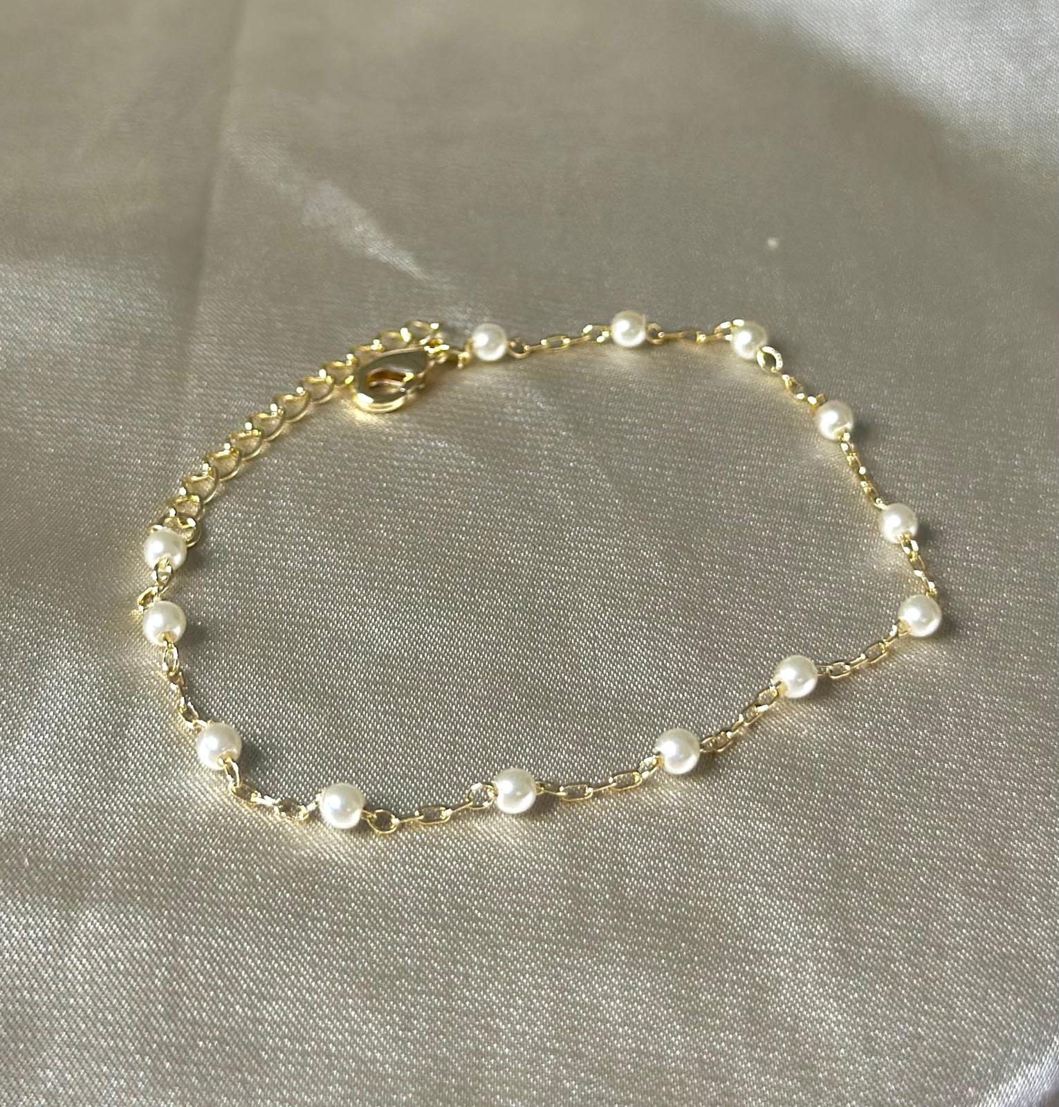 Dainty Pearl Bracelet