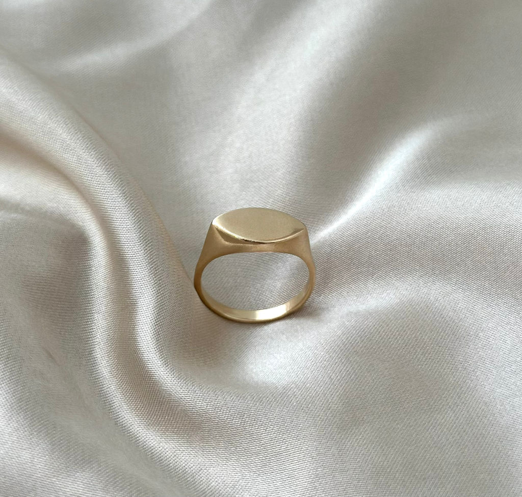Chunky Signant Ring