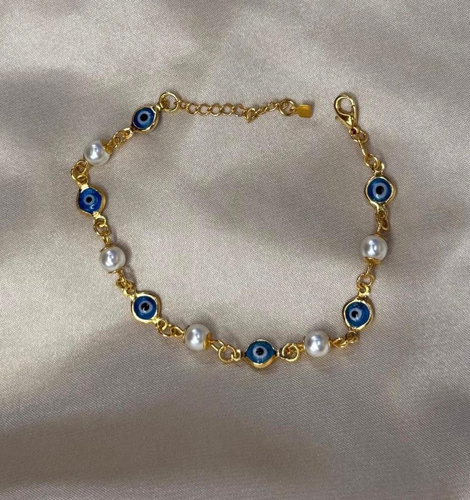 Lucky Eye Pearl Bracelet