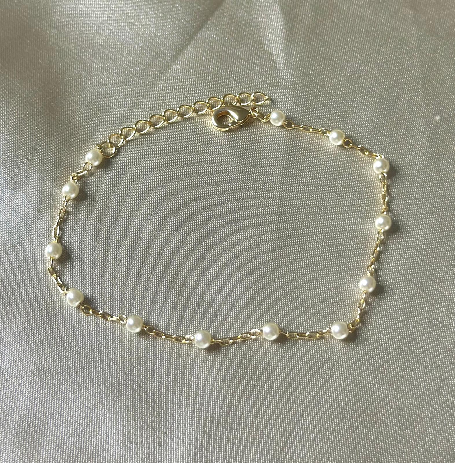 Dainty Pearl Bracelet