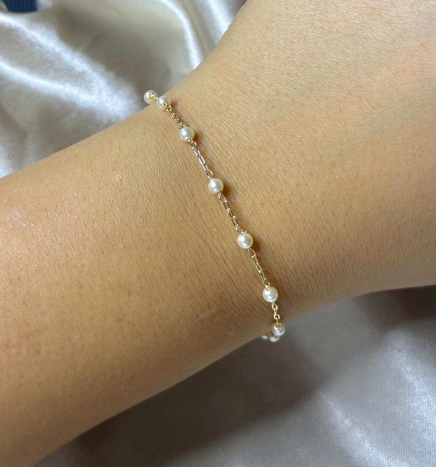 Dainty Pearl Bracelet