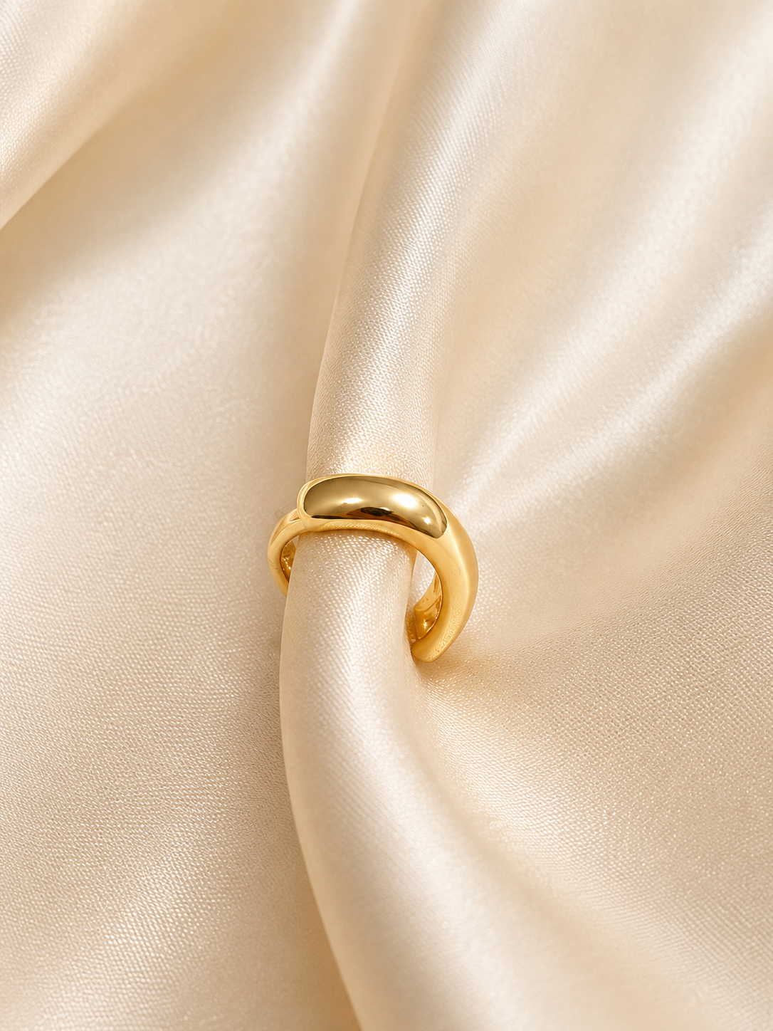 Solid Ear Cuff
