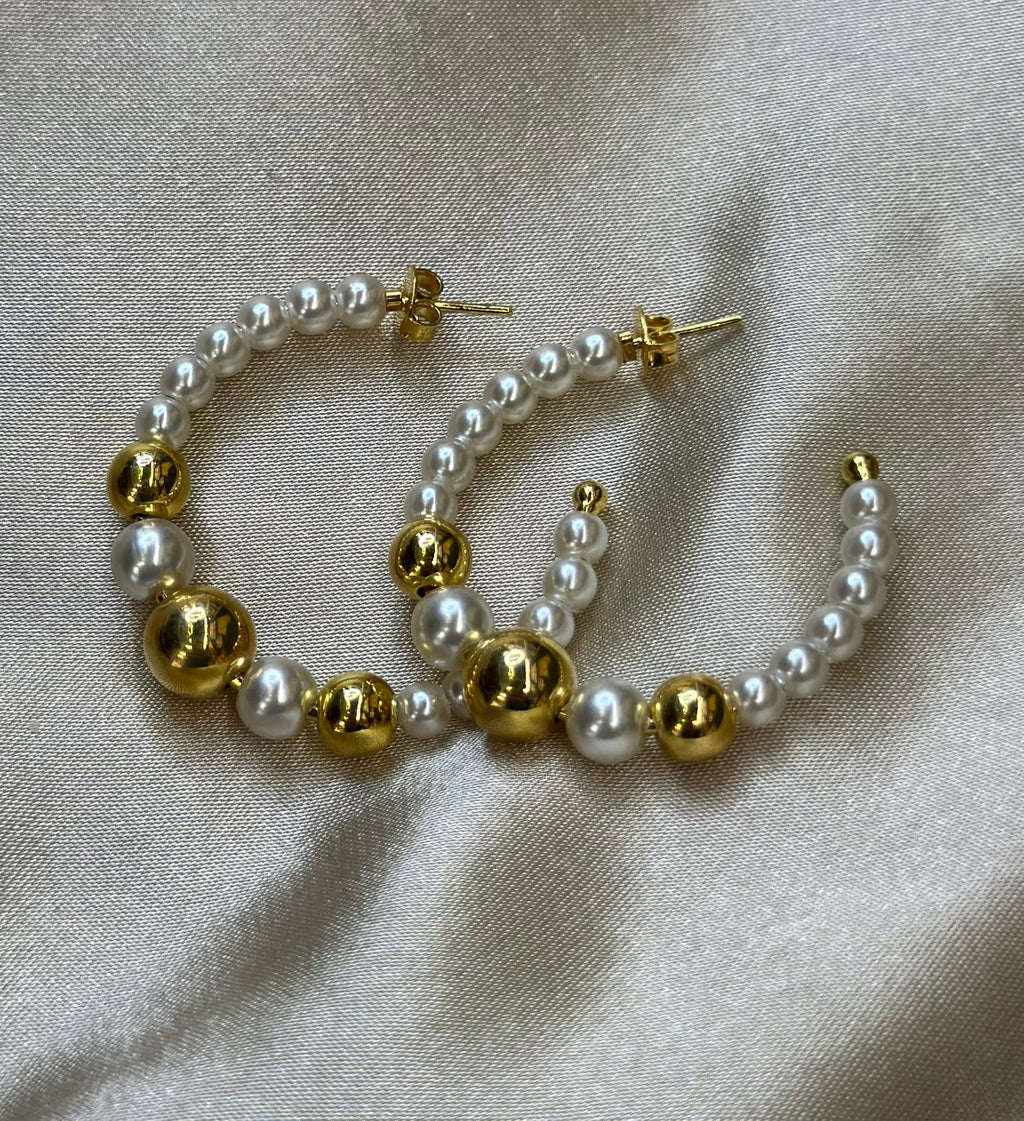 Eterna Pearl Hoop Earring