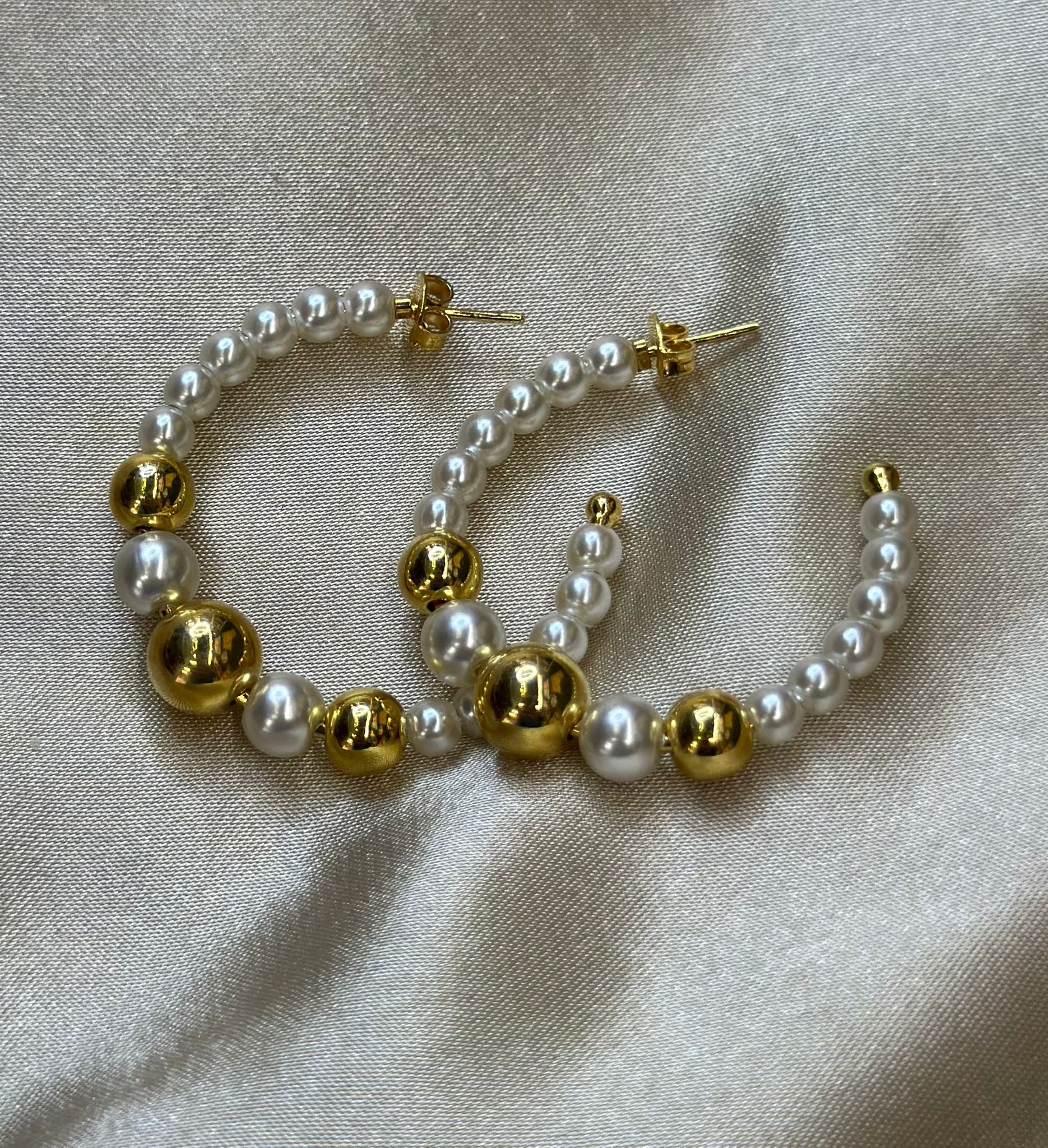 Eterna Pearl Hoop Earring