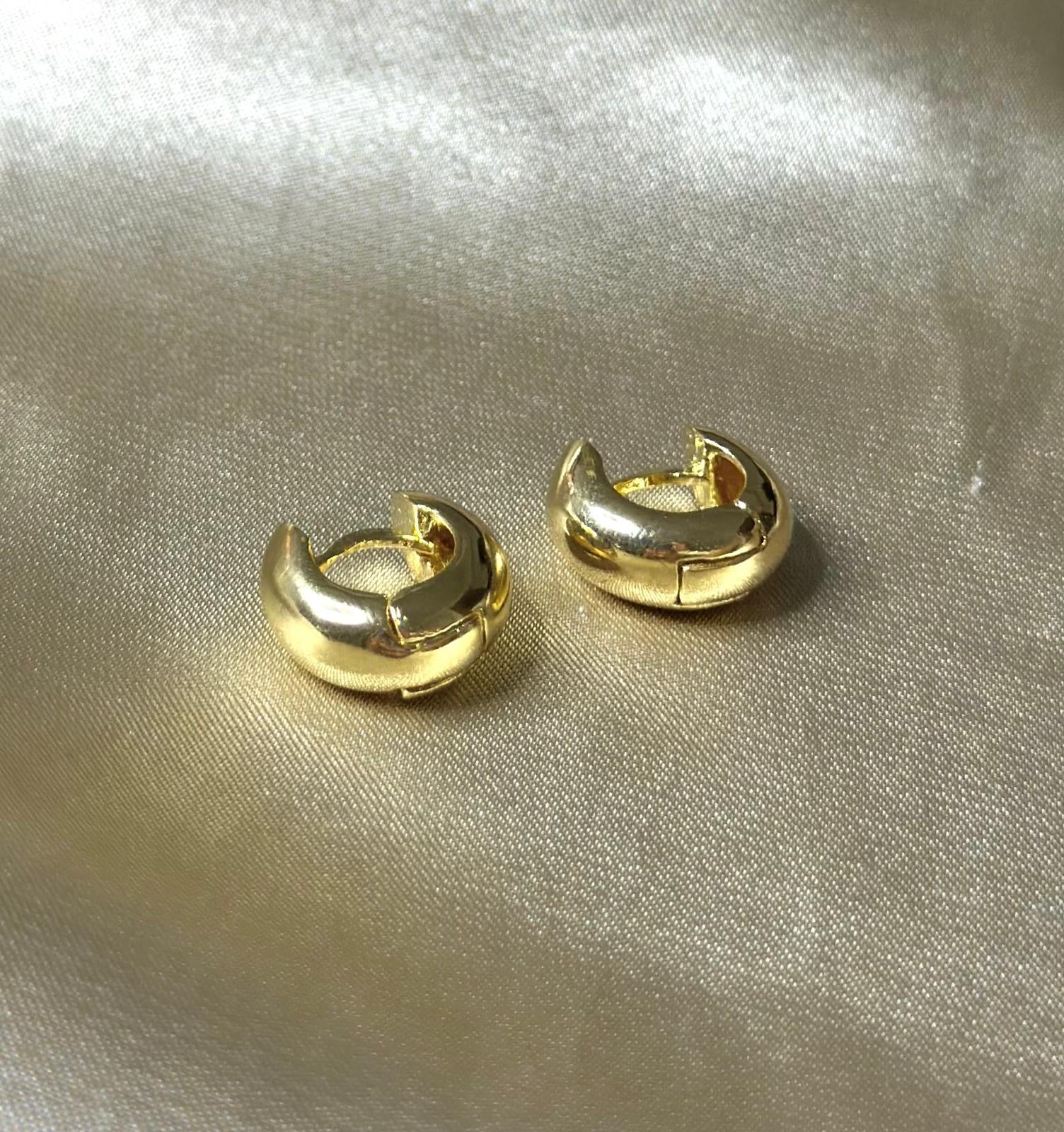 Naomi Huggie Earrings